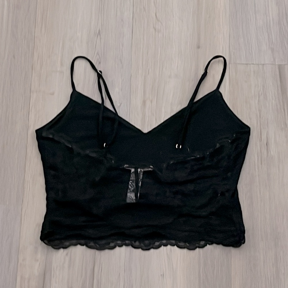 Victorias Secret Cropped Lace Tank - Picture 2 of 2